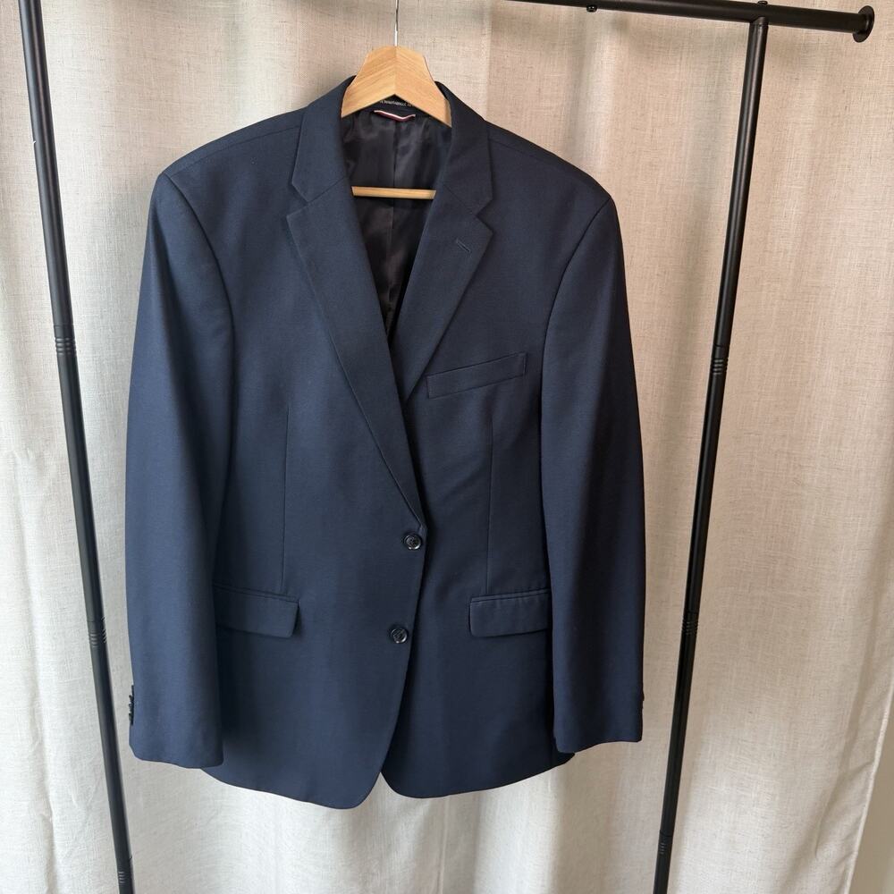 Tommy Hilfiger Men’s Navy Blazer 42R – Classic Two-Button Suit Jacket